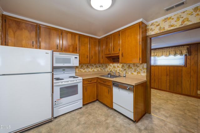 462 Mcrae Drive, Fayetteville, NC 28305