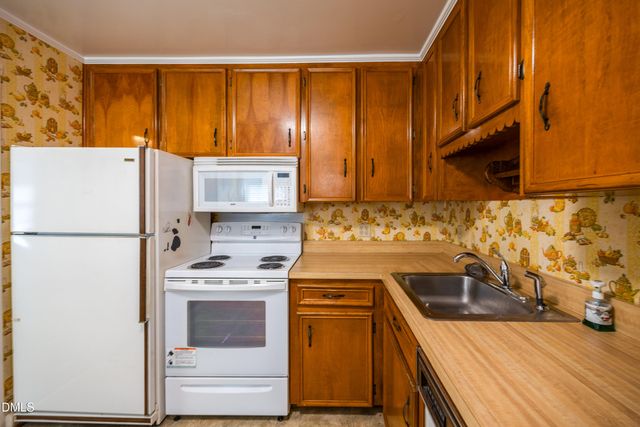 462 Mcrae Drive, Fayetteville, NC 28305