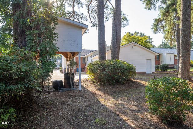 462 Mcrae Drive, Fayetteville, NC 28305