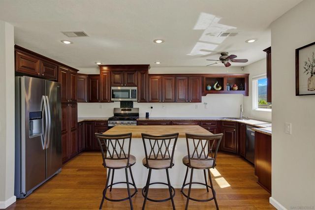 15814 Camino Crisalida, San Diego, CA 92127