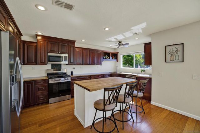 15814 Camino Crisalida, San Diego, CA 92127
