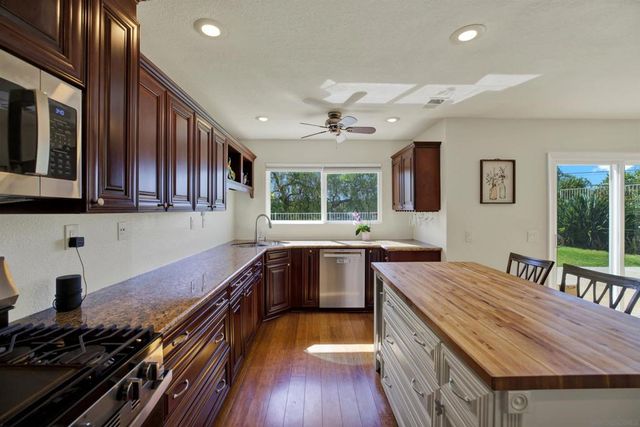 15814 Camino Crisalida, San Diego, CA 92127