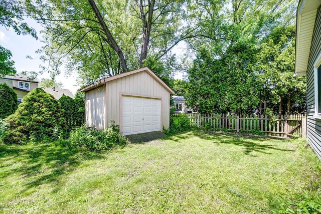 950 Belmar Lane, Buffalo Grove, IL 60089