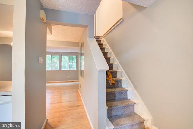 8541 KOLUDER, Lorton, VA 22079