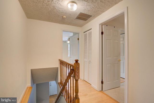 8541 KOLUDER, Lorton, VA 22079