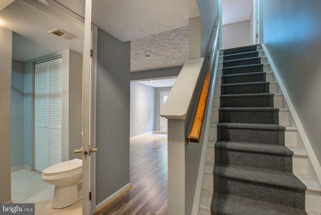 8541 KOLUDER, Lorton, VA 22079