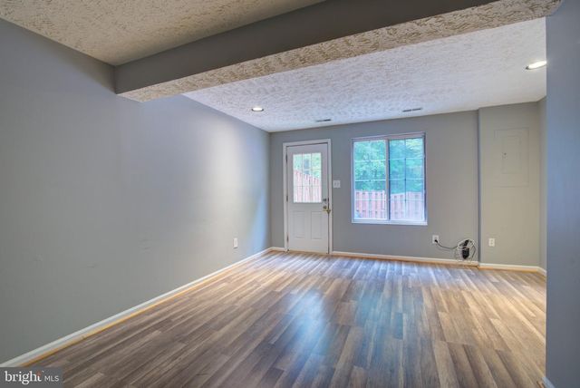 8541 KOLUDER, Lorton, VA 22079