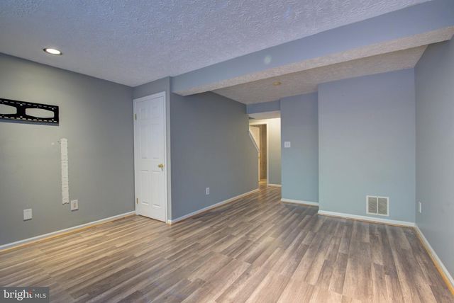 8541 KOLUDER, Lorton, VA 22079