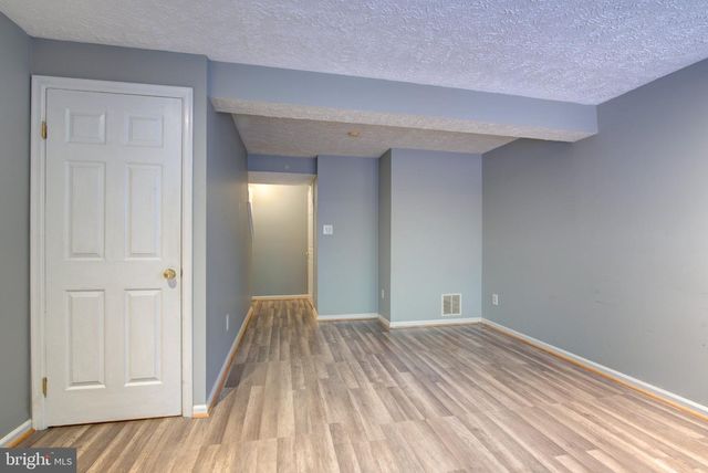 8541 KOLUDER, Lorton, VA 22079