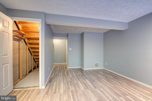 8541 KOLUDER, Lorton, VA 22079