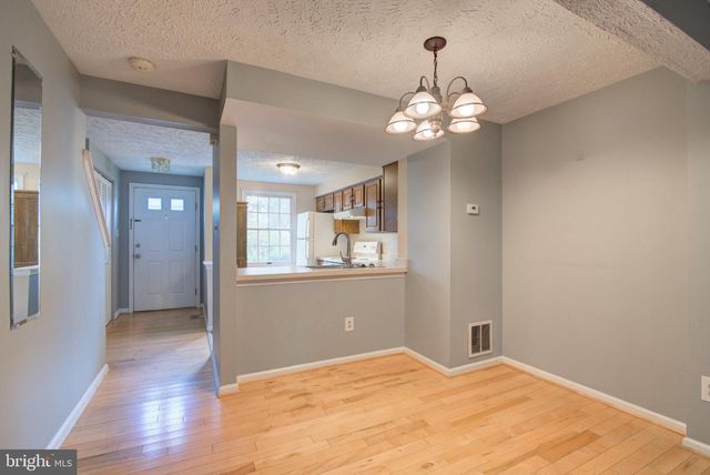 8541 KOLUDER, Lorton, VA 22079