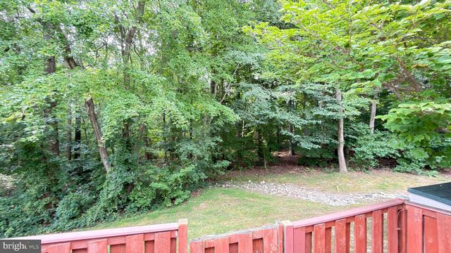8541 KOLUDER, Lorton, VA 22079