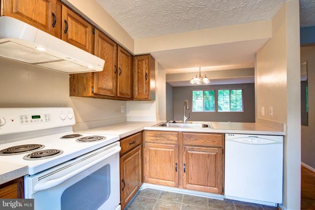8541 KOLUDER, Lorton, VA 22079