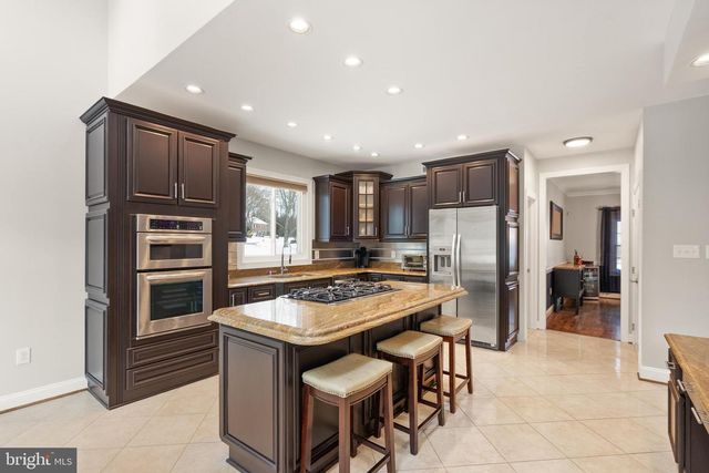 1134 ROUND PEBBLE LN, Reston, VA 20194