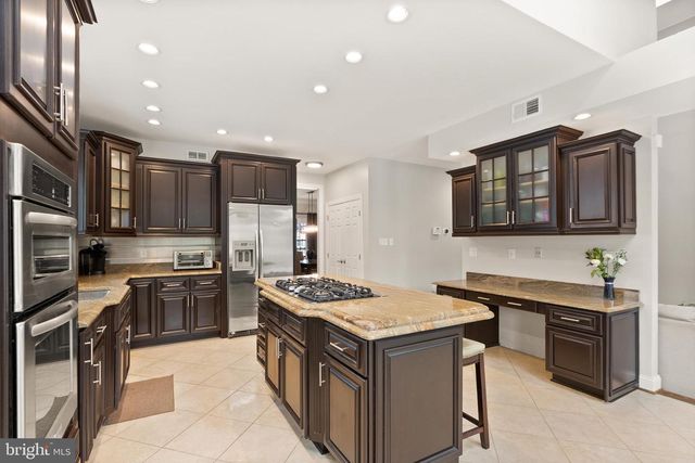 1134 ROUND PEBBLE LN, Reston, VA 20194