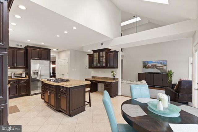 1134 ROUND PEBBLE LN, Reston, VA 20194