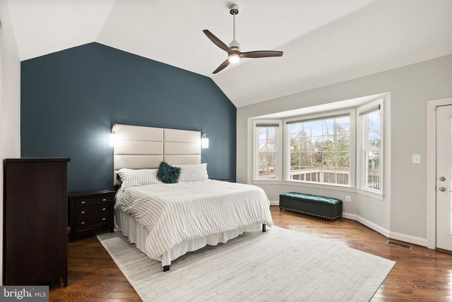 1134 ROUND PEBBLE LN, Reston, VA 20194