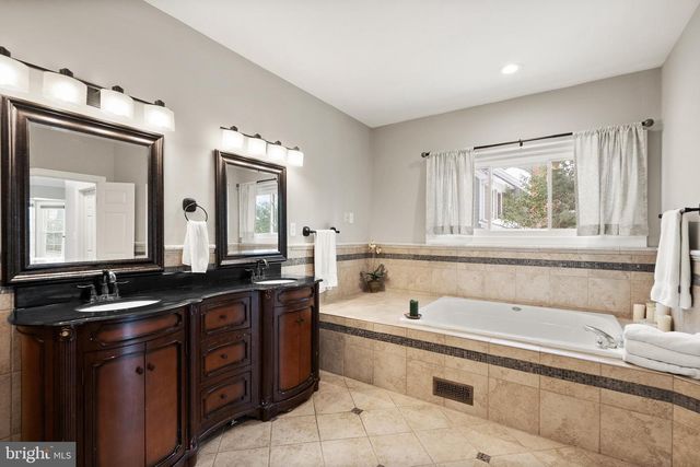 1134 ROUND PEBBLE LN, Reston, VA 20194