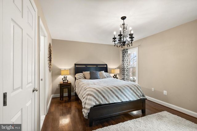 1134 ROUND PEBBLE LN, Reston, VA 20194