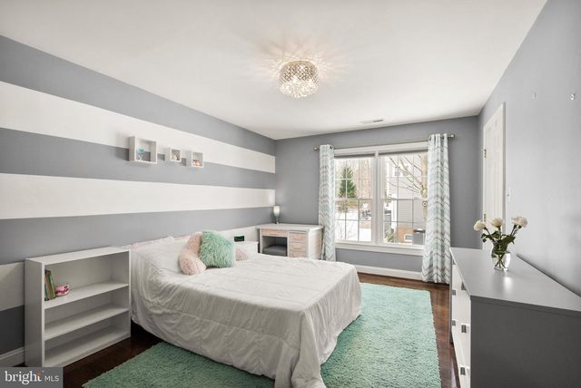 1134 ROUND PEBBLE LN, Reston, VA 20194