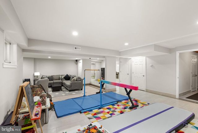 1134 ROUND PEBBLE LN, Reston, VA 20194