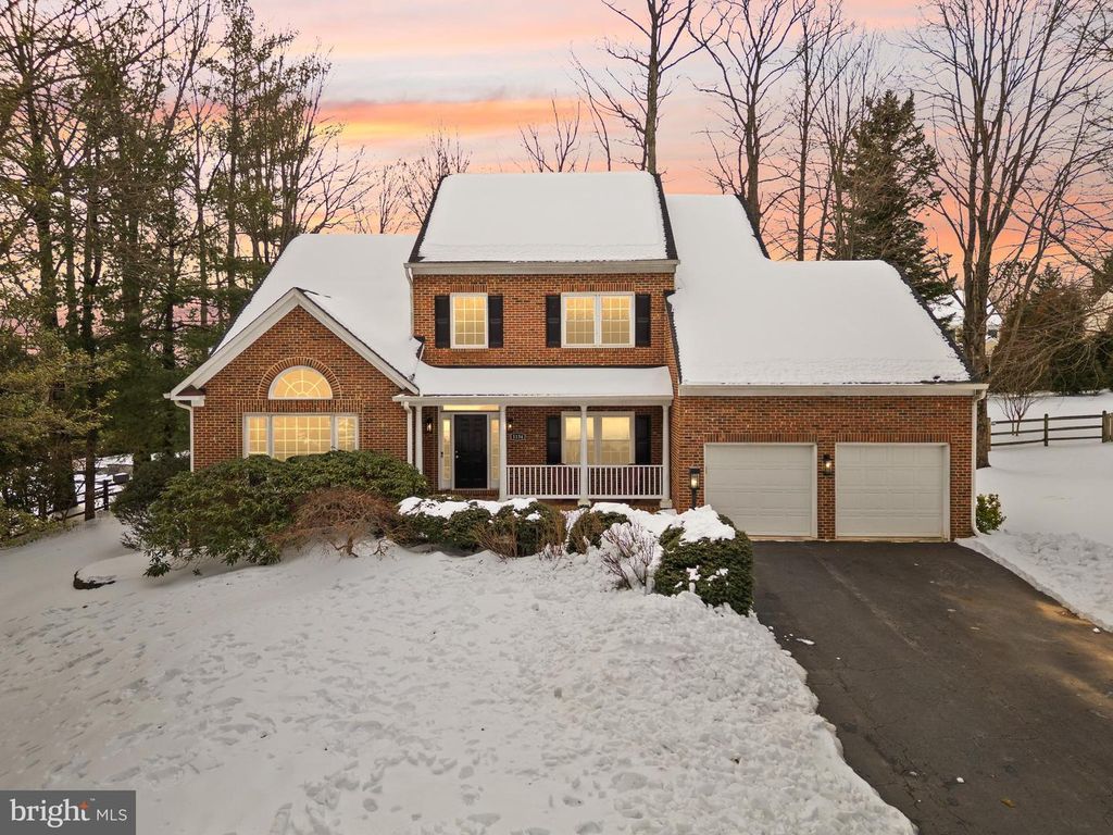 1134 ROUND PEBBLE LN, Reston, VA 20194