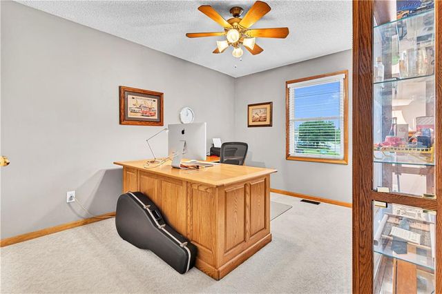 15678 S Lindenwood Drive, Olathe, KS 66062