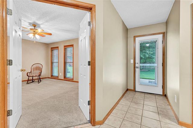 15678 S Lindenwood Drive, Olathe, KS 66062