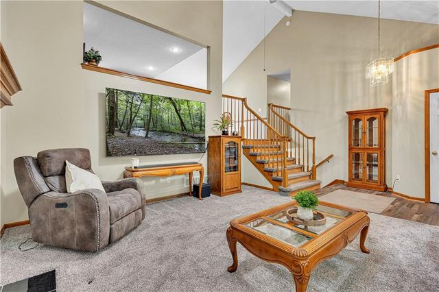 15678 S Lindenwood Drive, Olathe, KS 66062