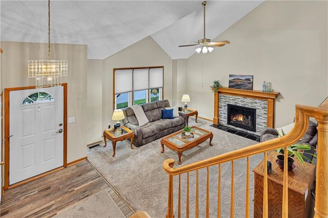 15678 S Lindenwood Drive, Olathe, KS 66062