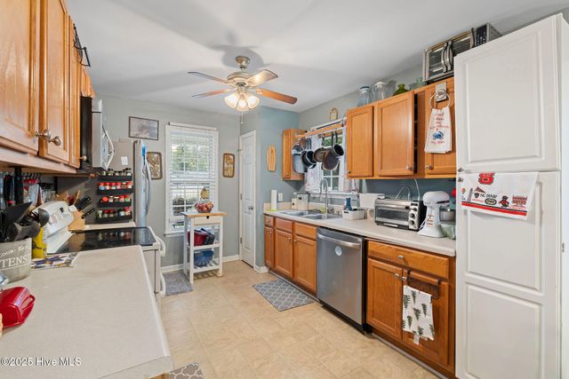 35 S Dandelion Green Court, Selma, NC 27576