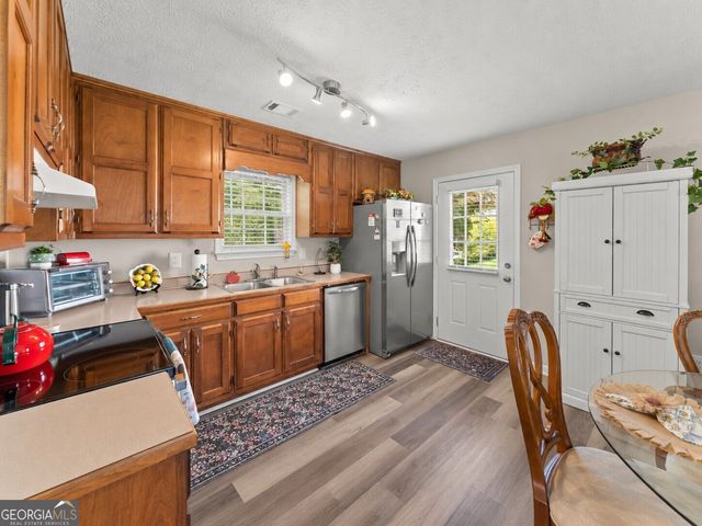 2560 Fairlane Drive, Cumming, GA 30041