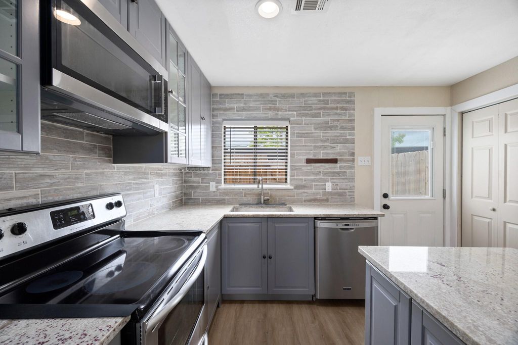 9901 Sharpcrest Street F3, Houston, TX 77036