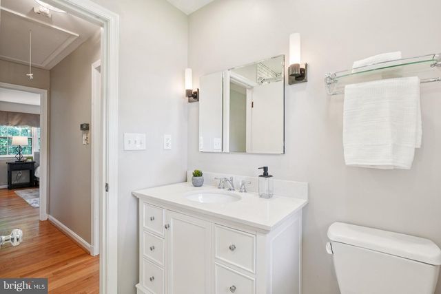 2647 S KENT ST, Arlington, VA 22202