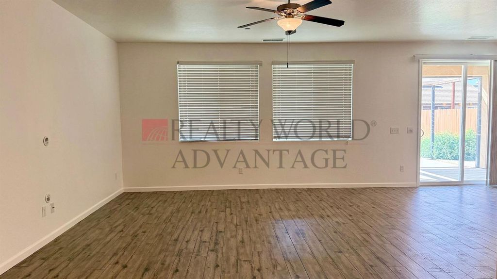 Image 3 of property listing at 2269 Cortner Street, Hanford, CA 93230
