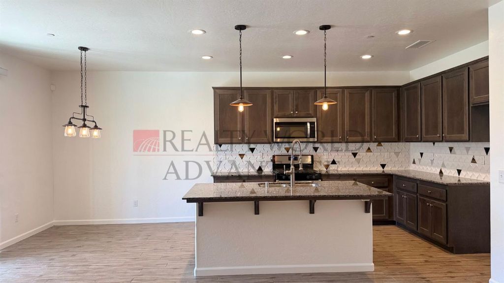 Image 4 of property listing at 2269 Cortner Street, Hanford, CA 93230