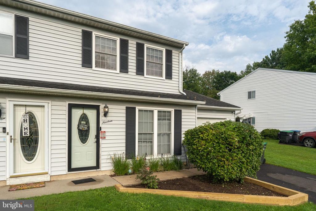 19 LUCKY, QUAKERTOWN, PA 18951 — exterior