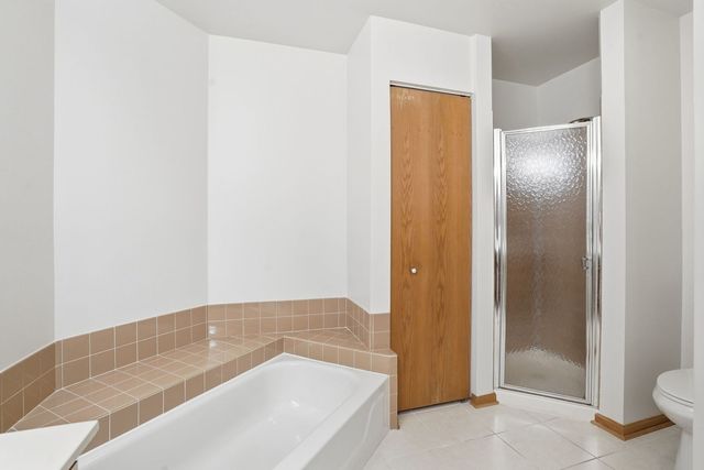 3255 N Daniels Court, Arlington Heights, IL 60004
