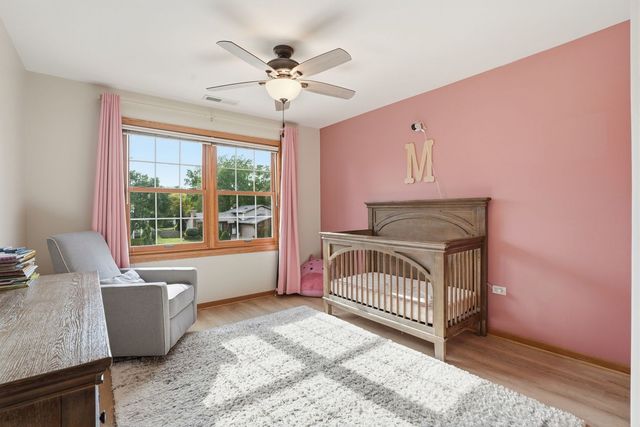3255 N Daniels Court, Arlington Heights, IL 60004