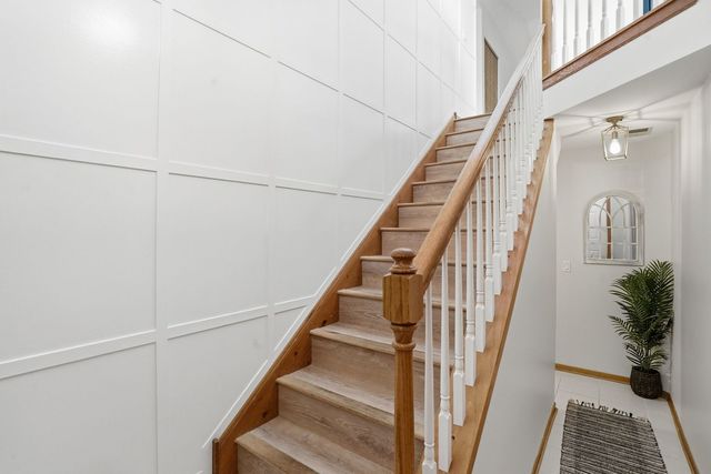 3255 N Daniels Court, Arlington Heights, IL 60004