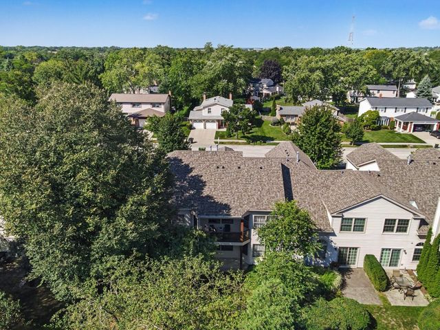 3255 N Daniels Court, Arlington Heights, IL 60004
