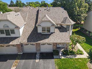 3255 N Daniels Court, Arlington Heights, IL 60004