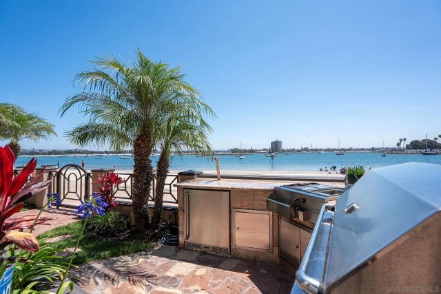2741 Bayside Walk, San Diego, CA 92109