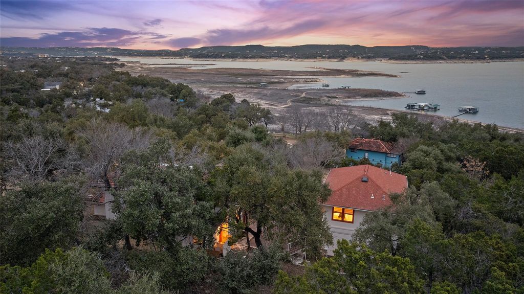 5242 McCormick Mountain DR E, Austin, TX 78734