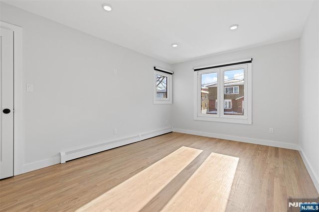 7 Sterling Place 2, Edgewater, NJ 07020