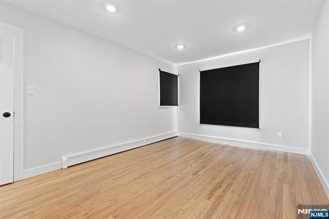 7 Sterling Place 2, Edgewater, NJ 07020