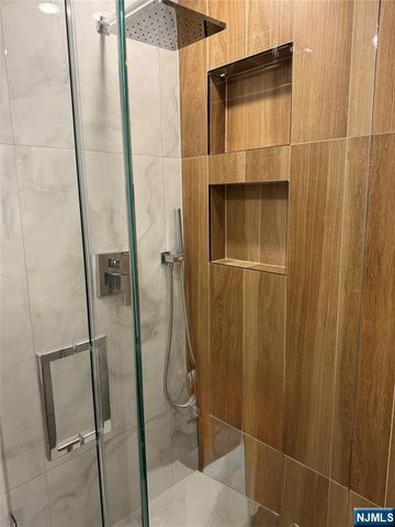 7 Sterling Place 2, Edgewater, NJ 07020