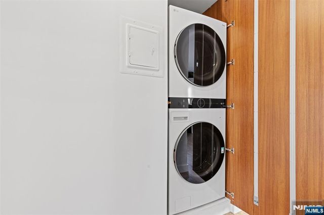 7 Sterling Place 2, Edgewater, NJ 07020