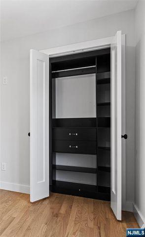 7 Sterling Place 2, Edgewater, NJ 07020