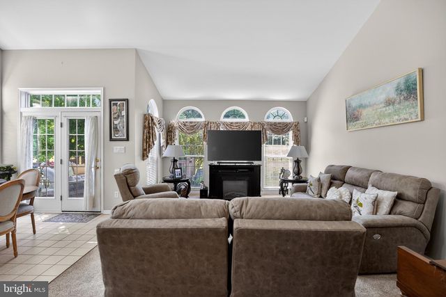 9 SIMPKINS LN, Pemberton, NJ 08068